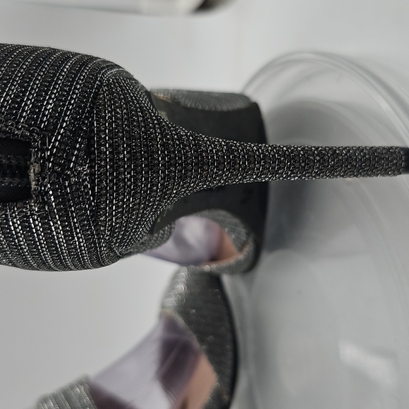 G Christian Siriano Silver Heels Sz 6.5 - Picture 9 of 15